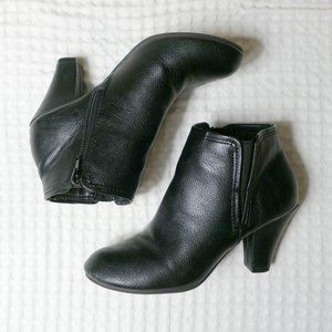 Fergalicious by Fergie Ankle Booties Black Size 6
